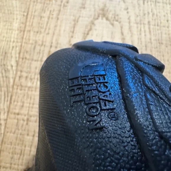 LIKE NEW North Face Shoe Collection - Picture 9 of 14
